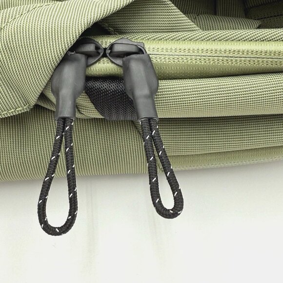 NEW Thule Paramount Commuter Backpack 27L Olivine w Reflective Rain Cover - Picture 14 of 14